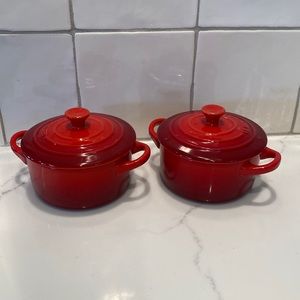 Le creuset red Mini Round Cocotte baking dish set of two